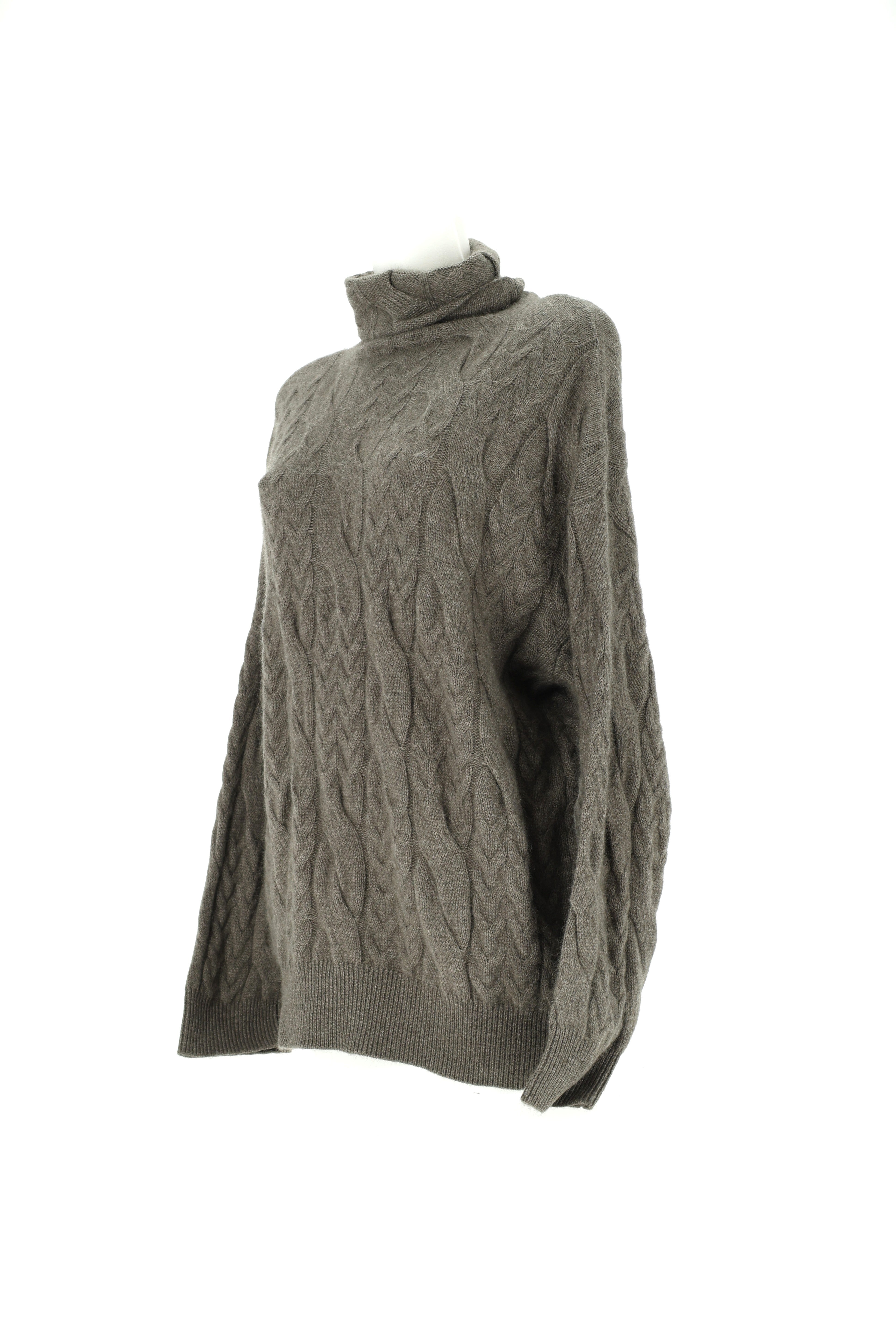 GOLFO STILIAUS MEGZTINIS SU PYNĖMIS