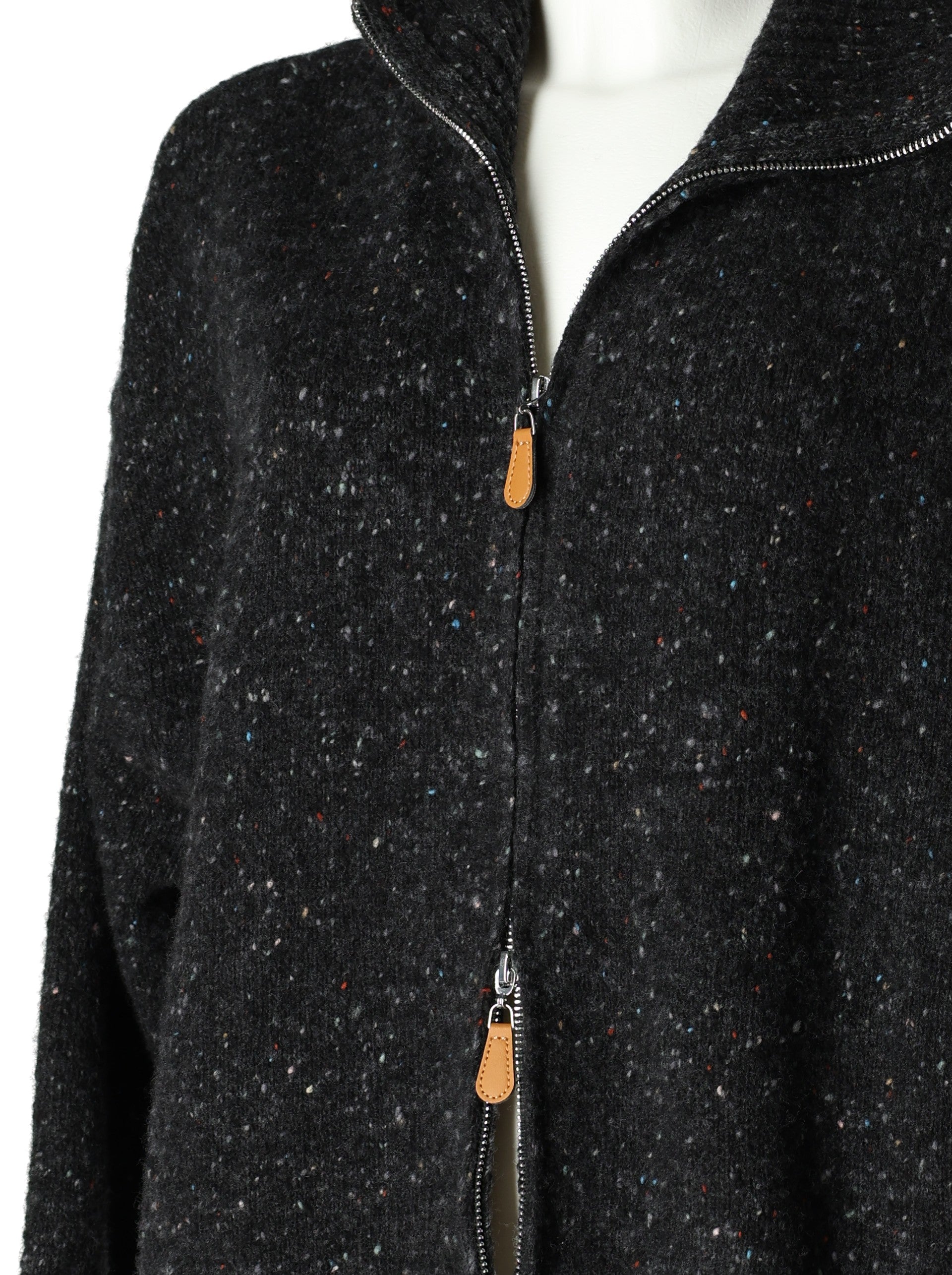 MEGZTINIS SU UŽTRAUKTUKU