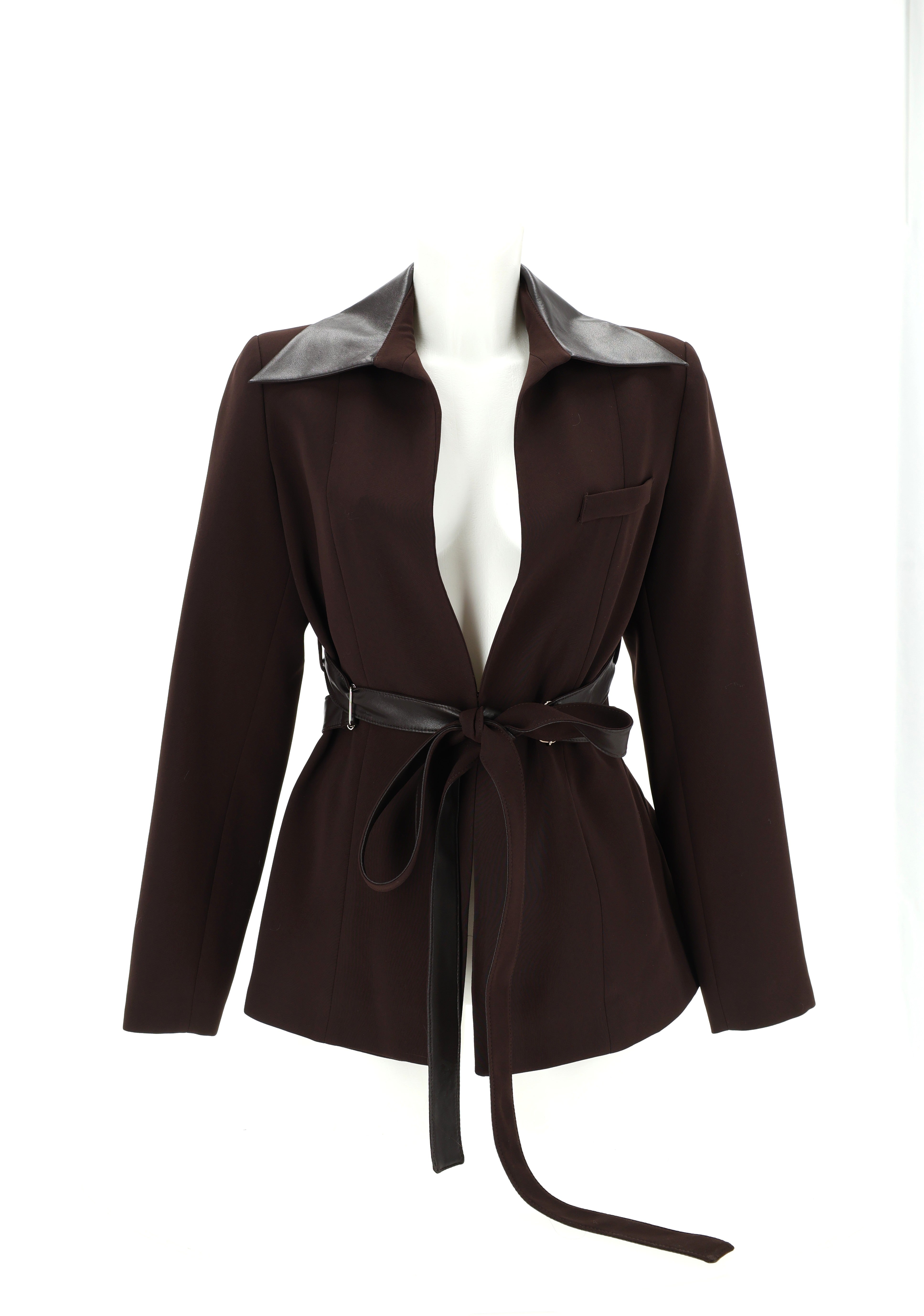 ŠVARKAS JUOSIAMU DIRŽU