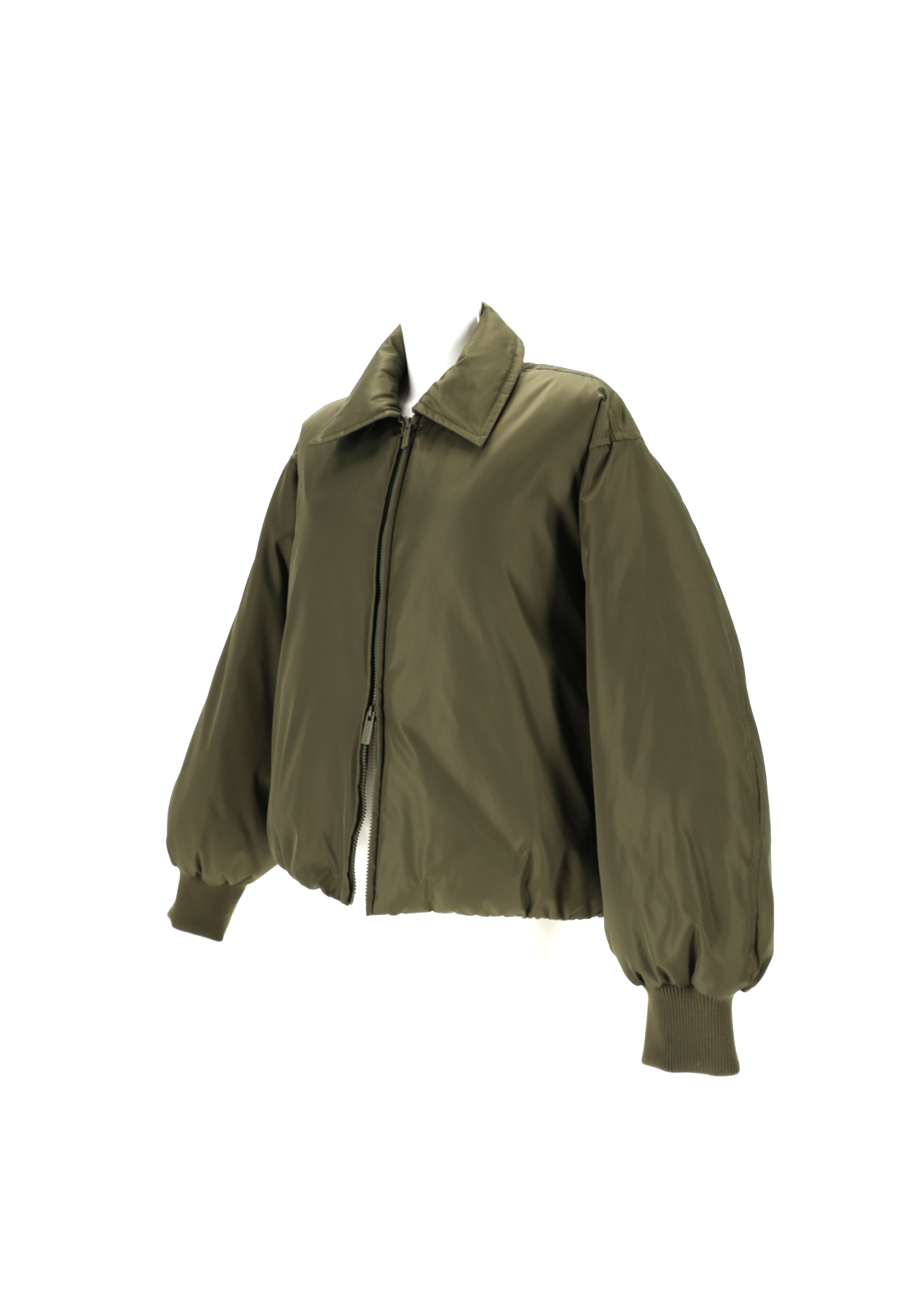 BOMBER STILIAUS PŪKO STRIUKĖ