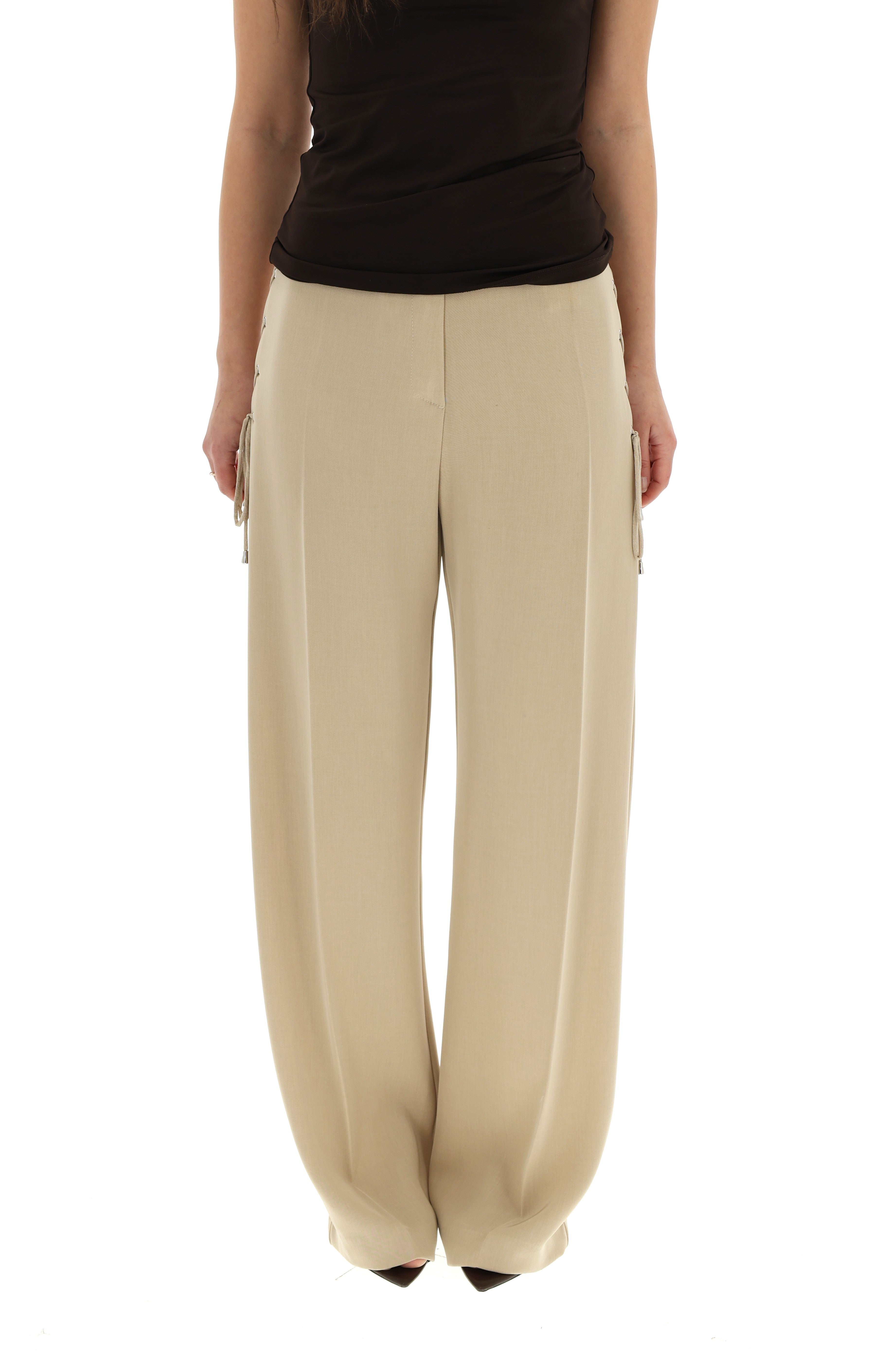 KELNĖS SU RAIŠTELIAIS ŠONE