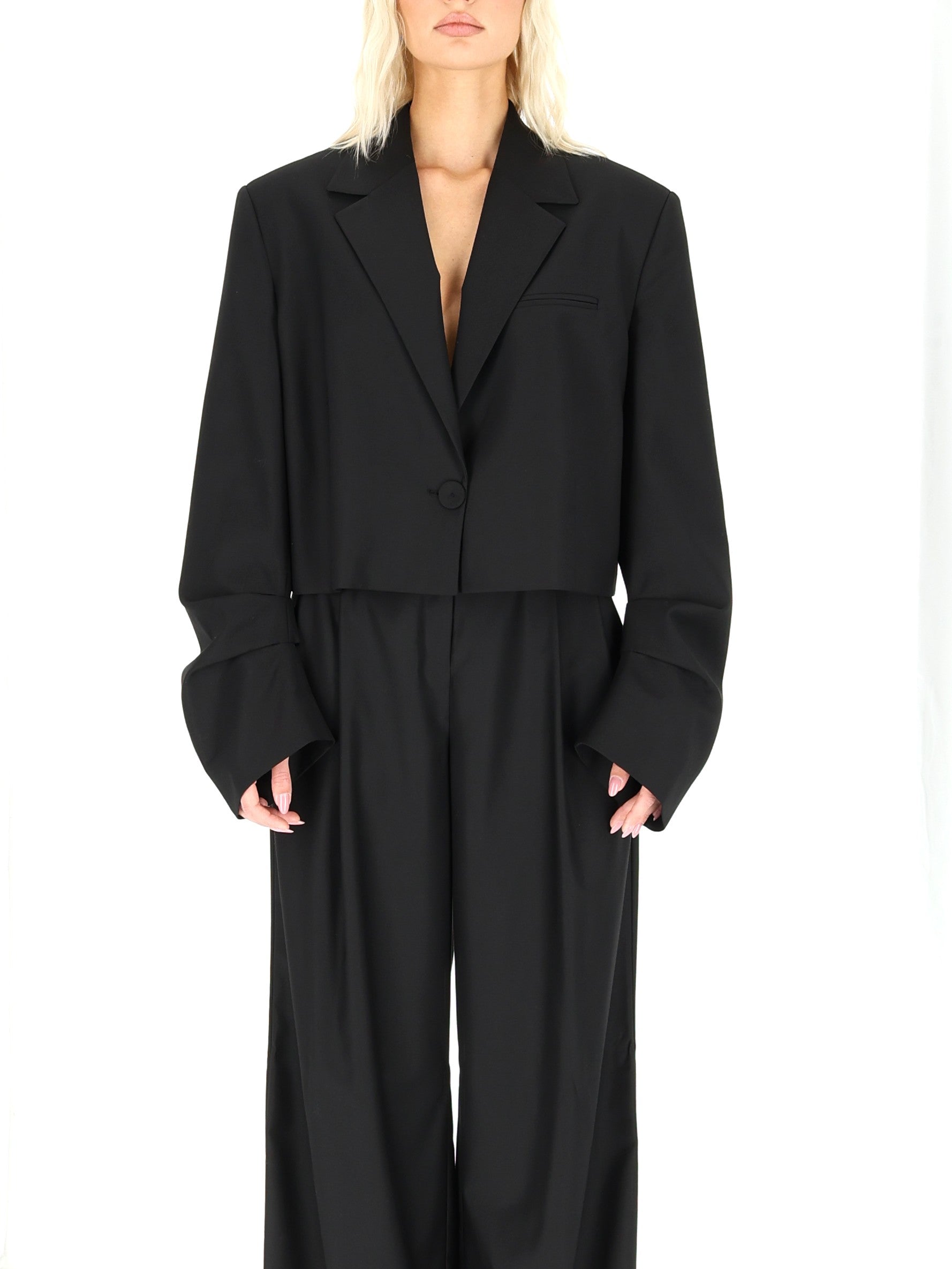 KELNIŲ IR TRUMPINTO OVERSIZE ŠVARKO KOSTIUMAS