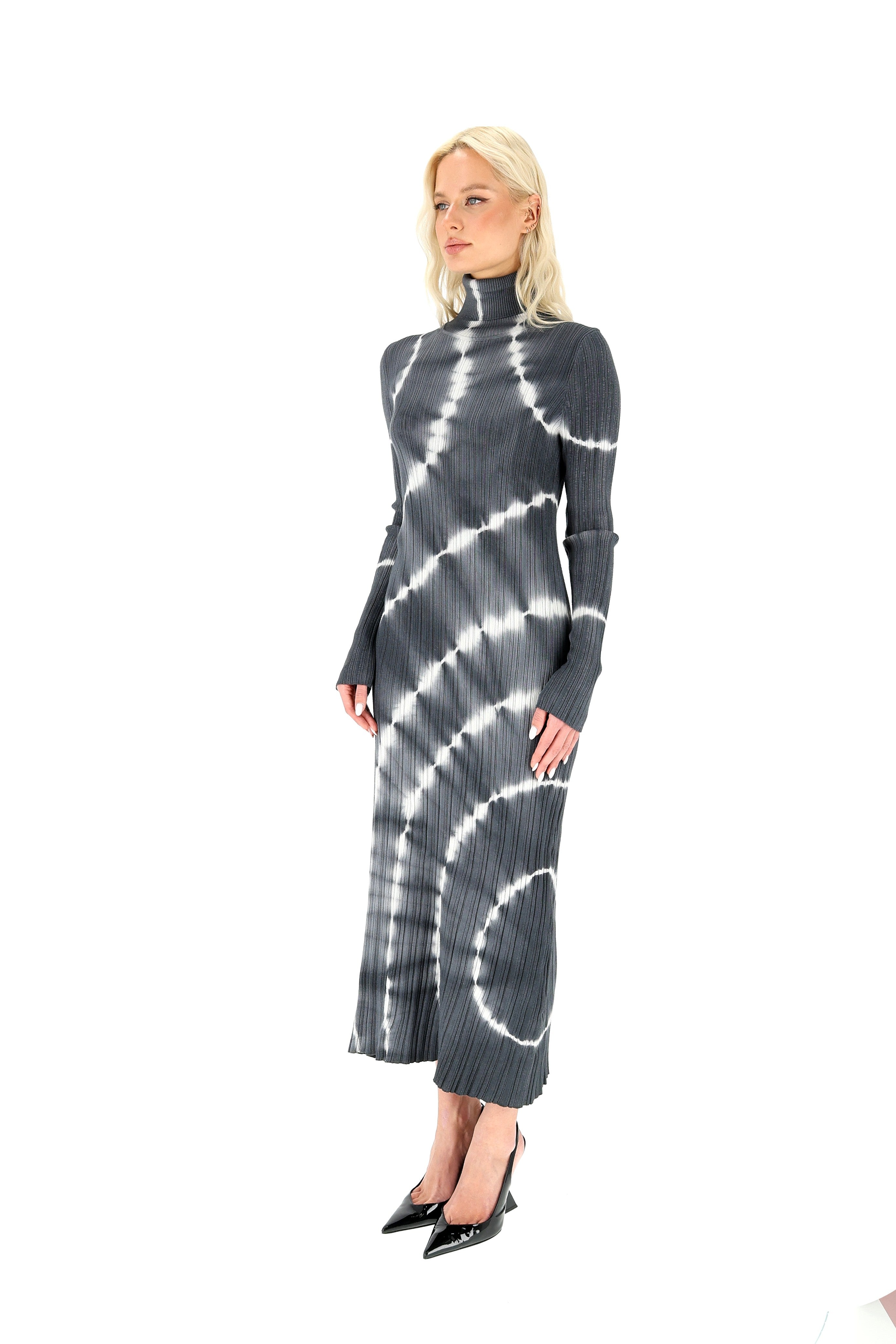 ONE SIZE MEGZTA SUKNELĖ