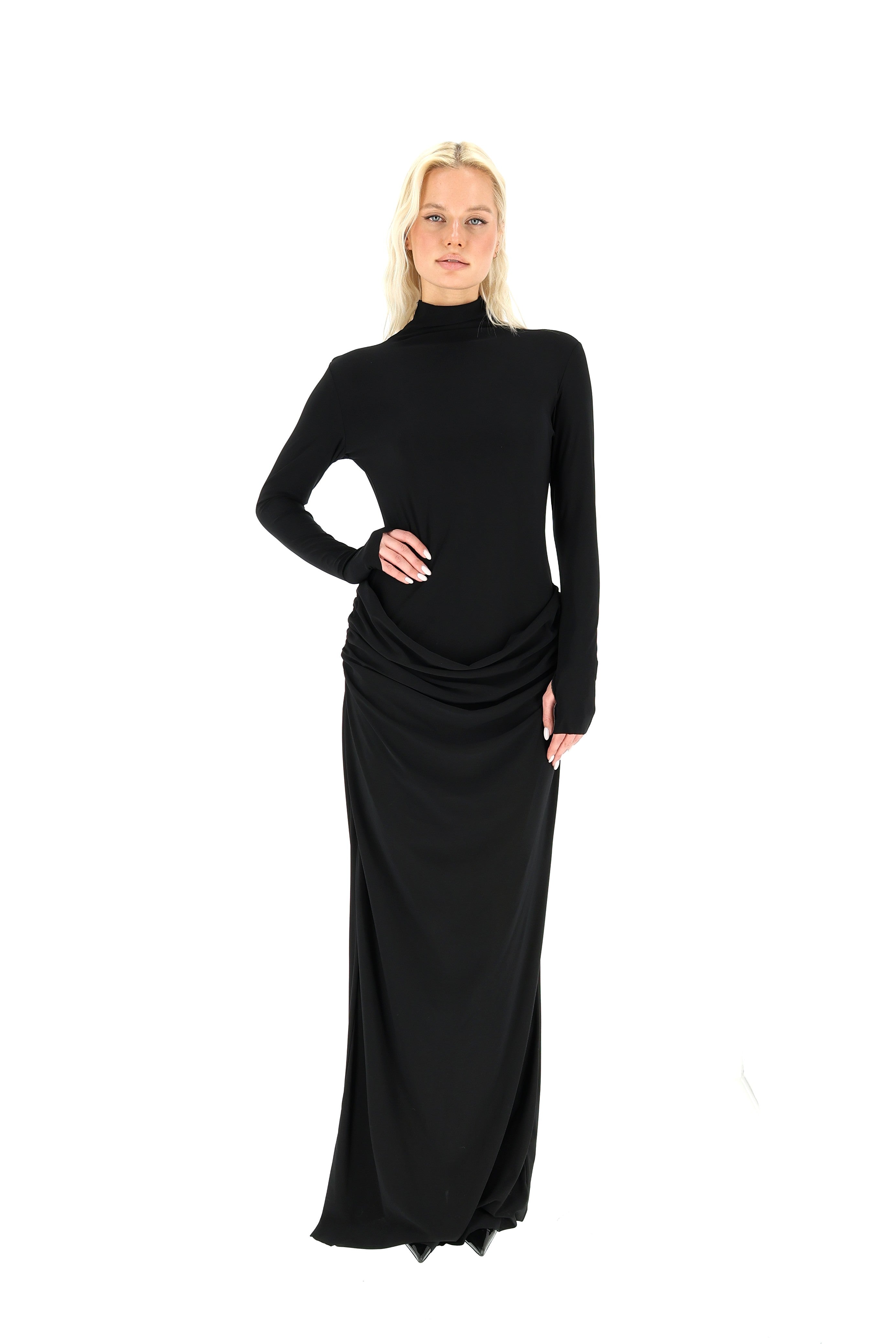 MAXI JUODA SUKNELĖ CHIC