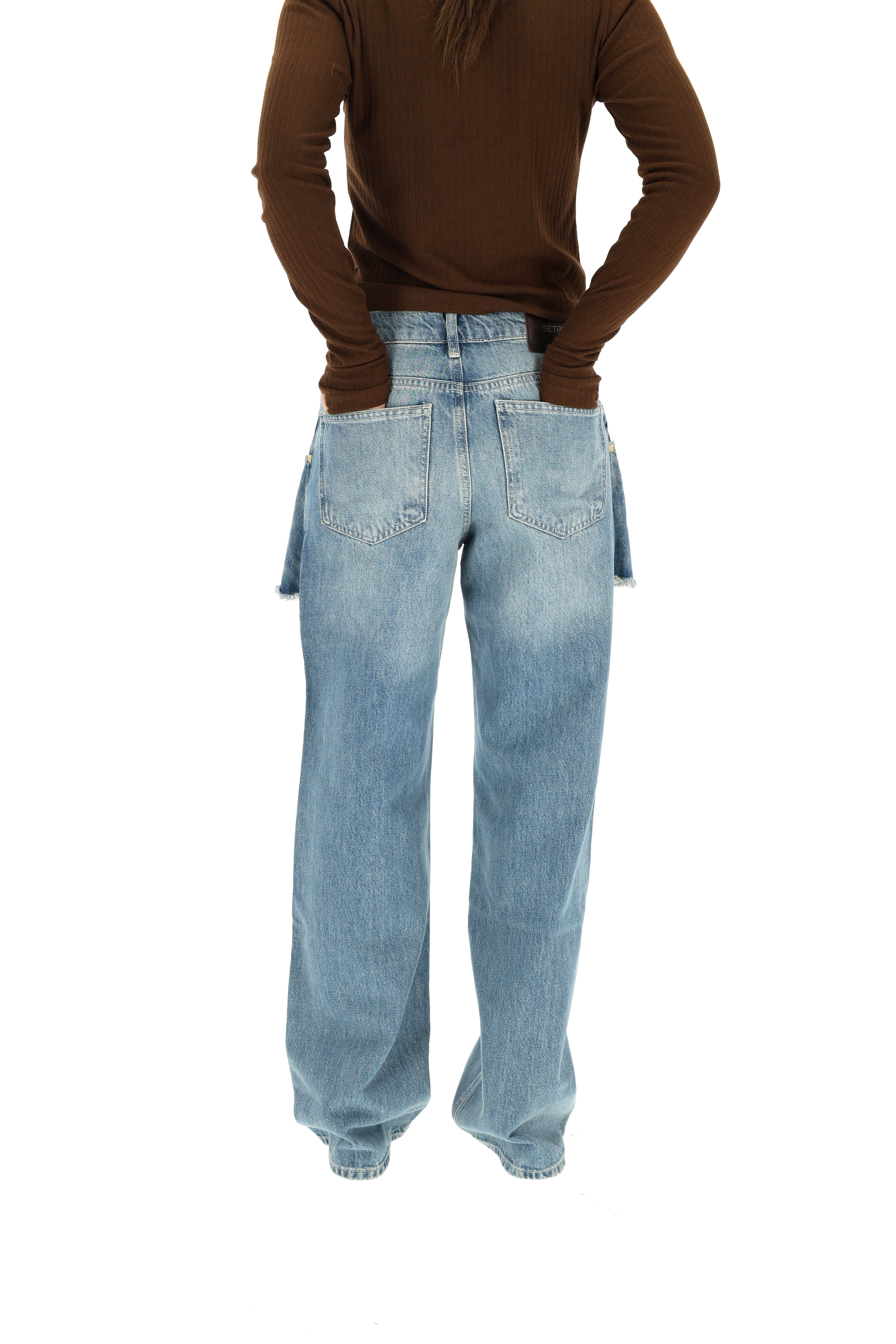 IŠSKIRTINIAI DŽINSAI SU SIJONO DETALE