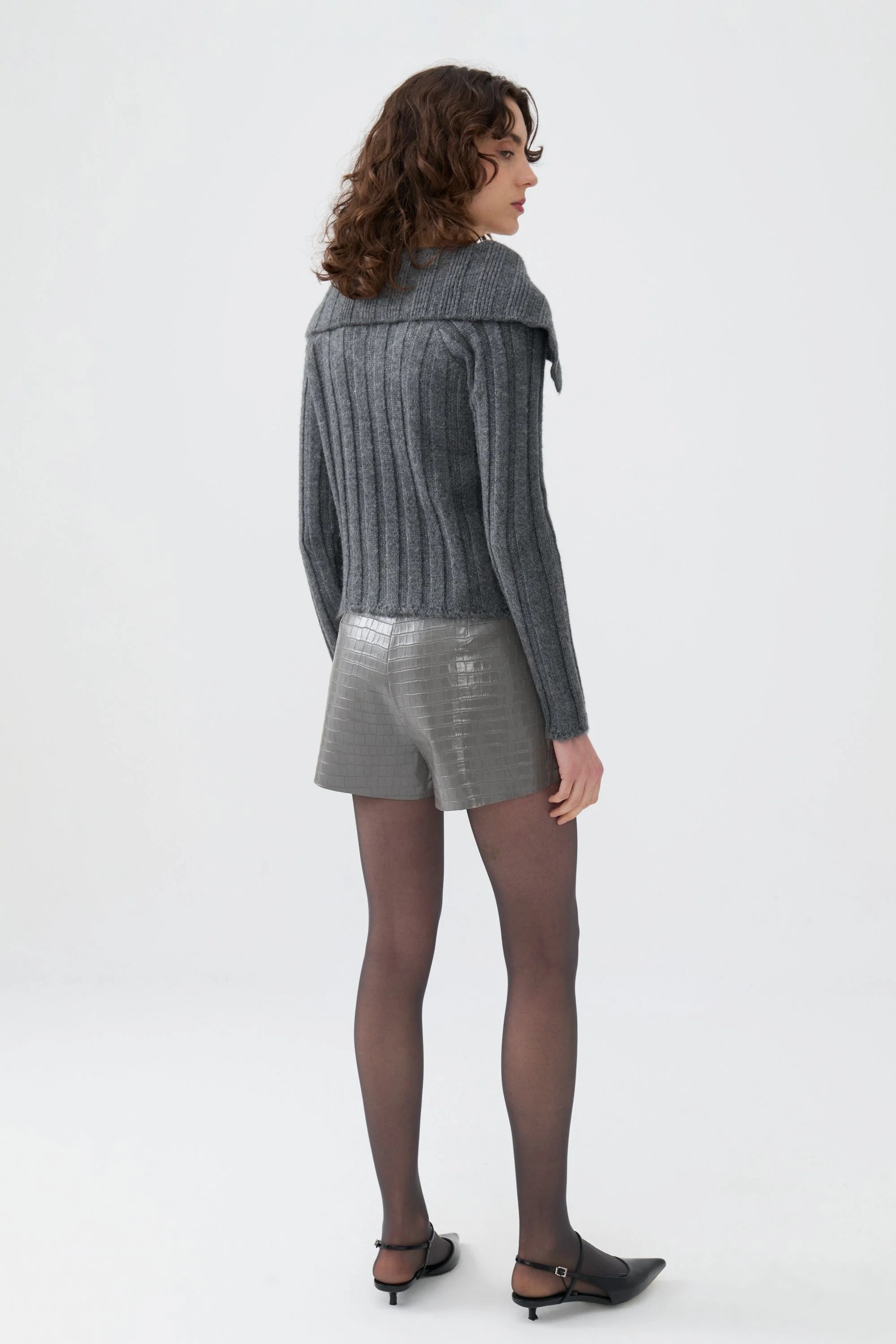 PILKAS OFF – SHOULDER MEGZTINIS