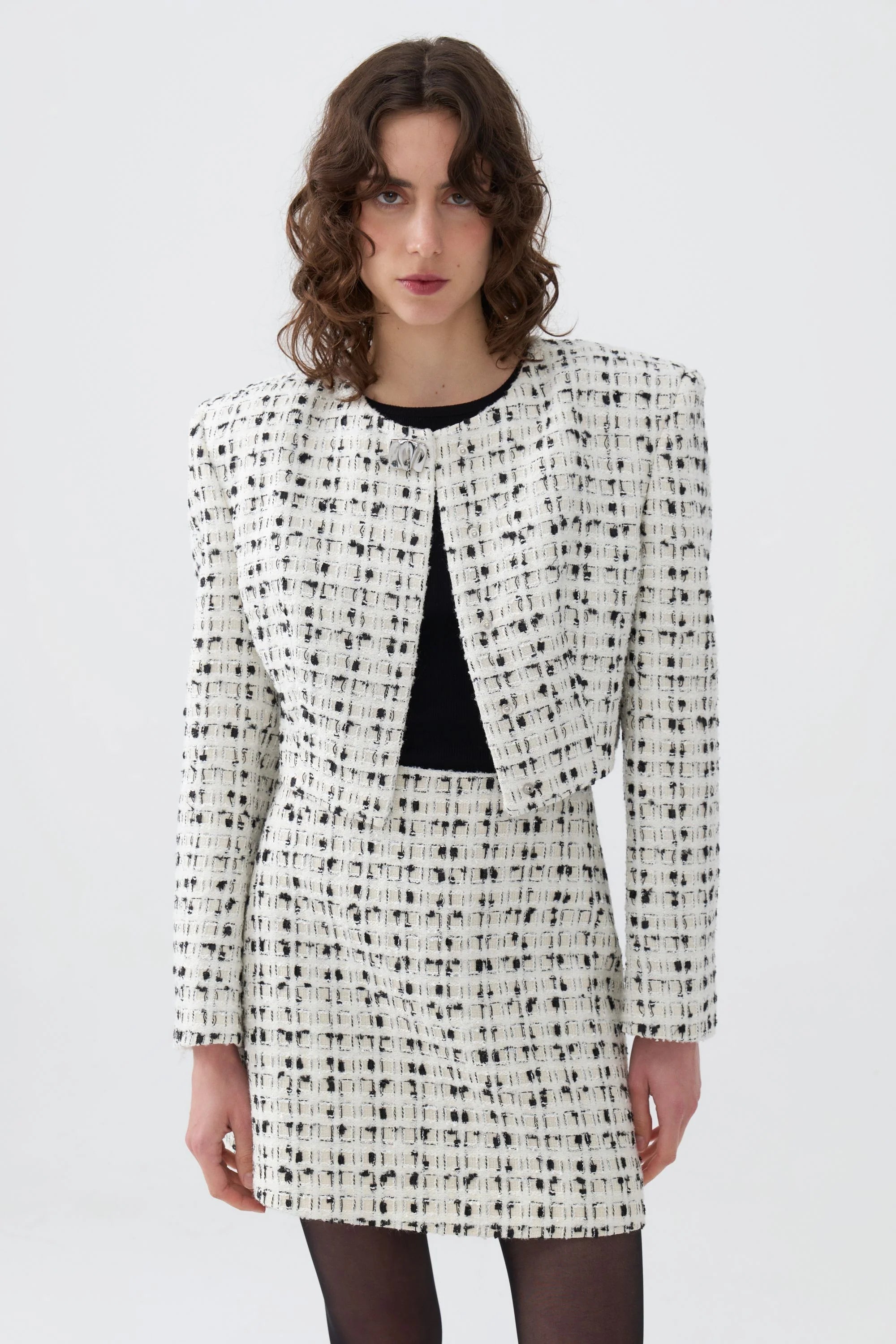 Cropped tvido švarkelis