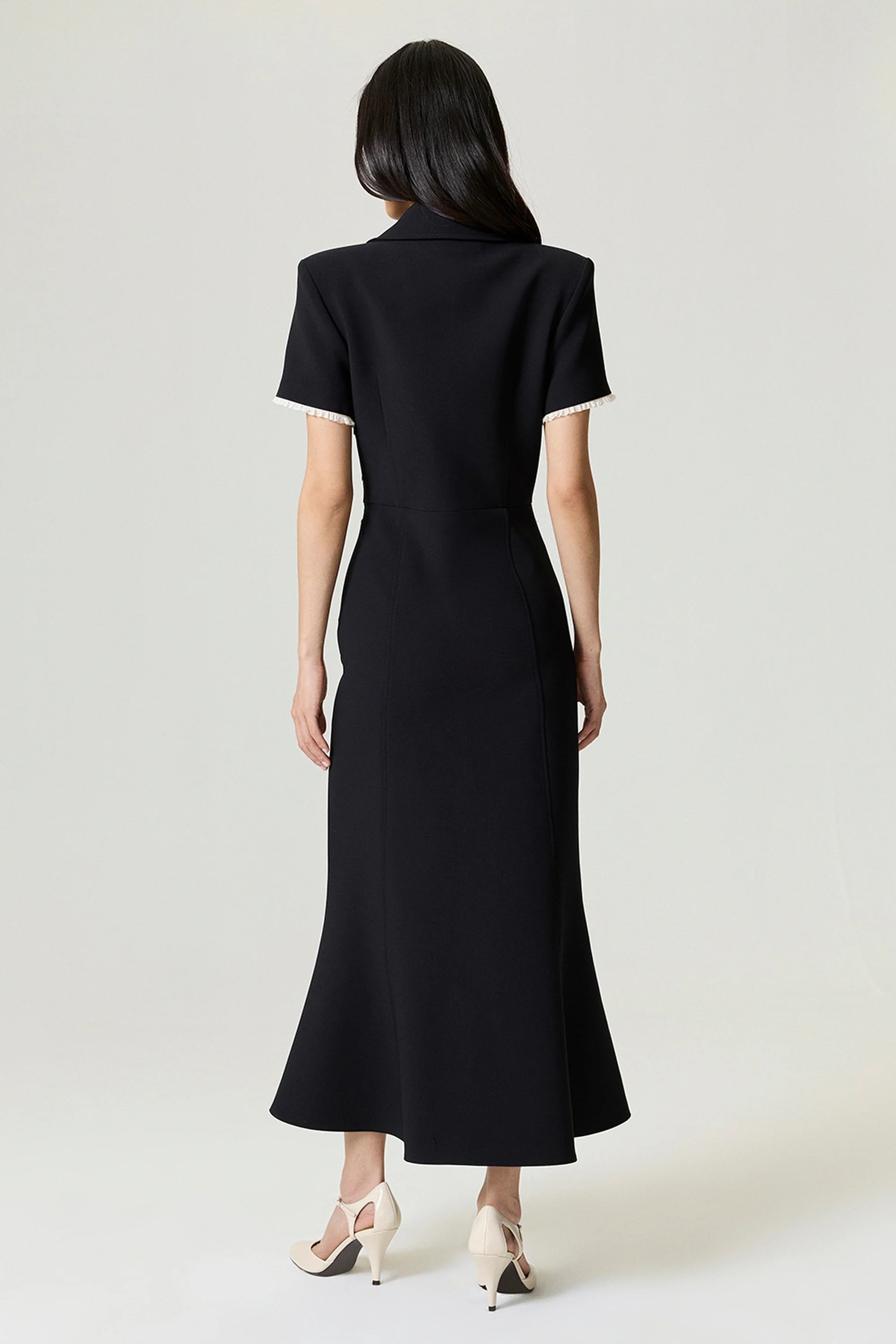 LIEMENUOTA SUKNELĖ ELEGANCY