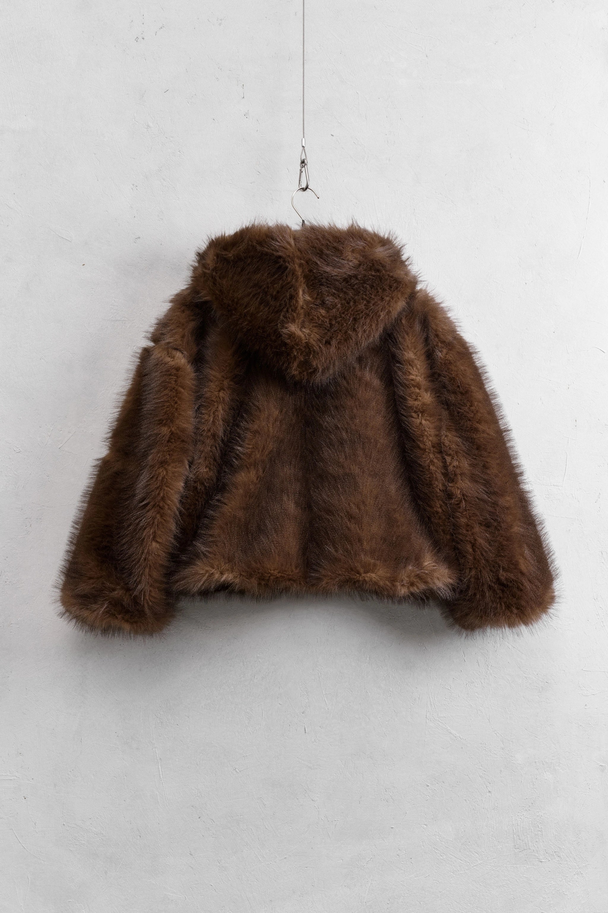 DIRBTINIAI KAILINIAI SU KAPIŠONU