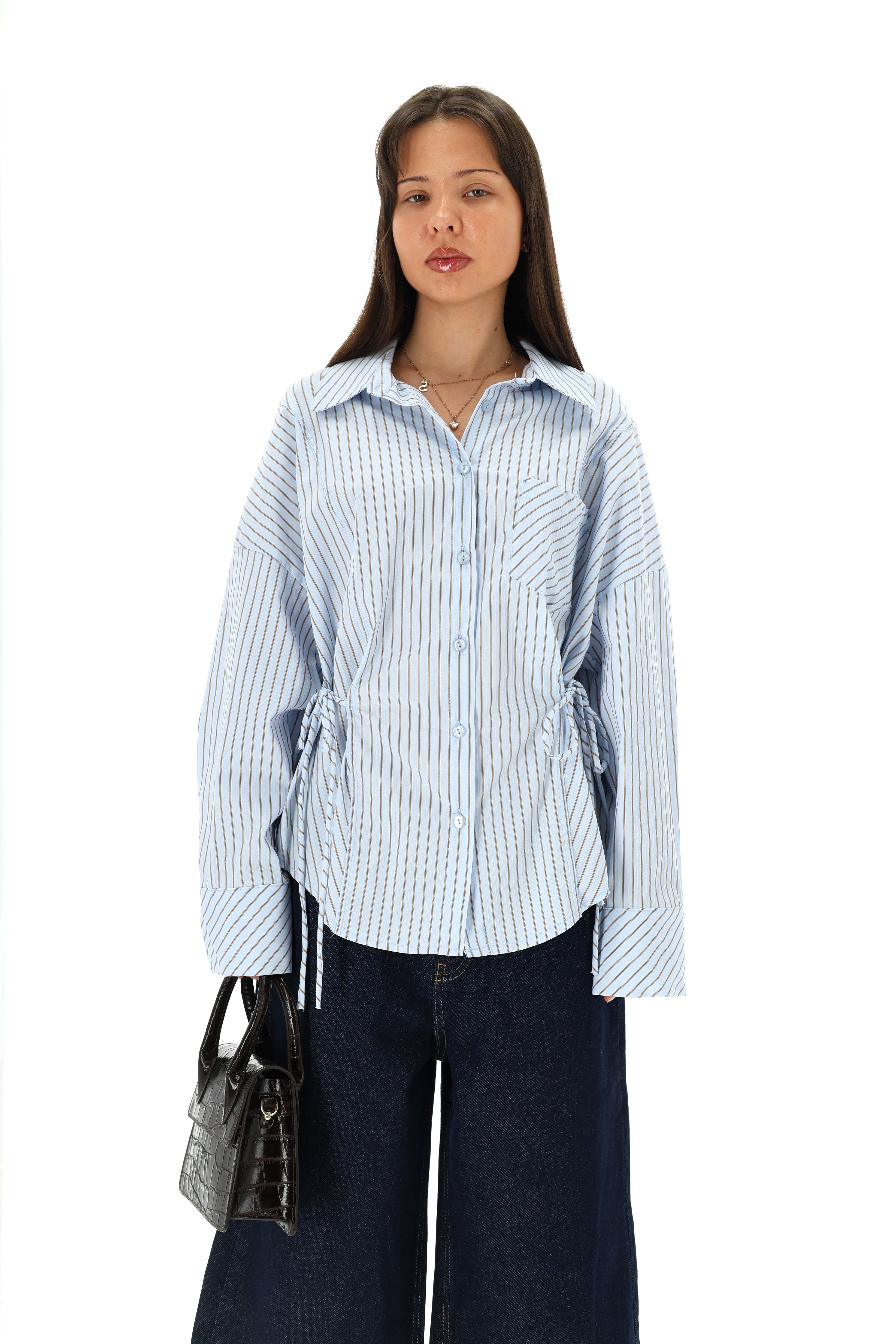 MARŠKINIAI SU RAIŠTELIŲ DETALĖMIS