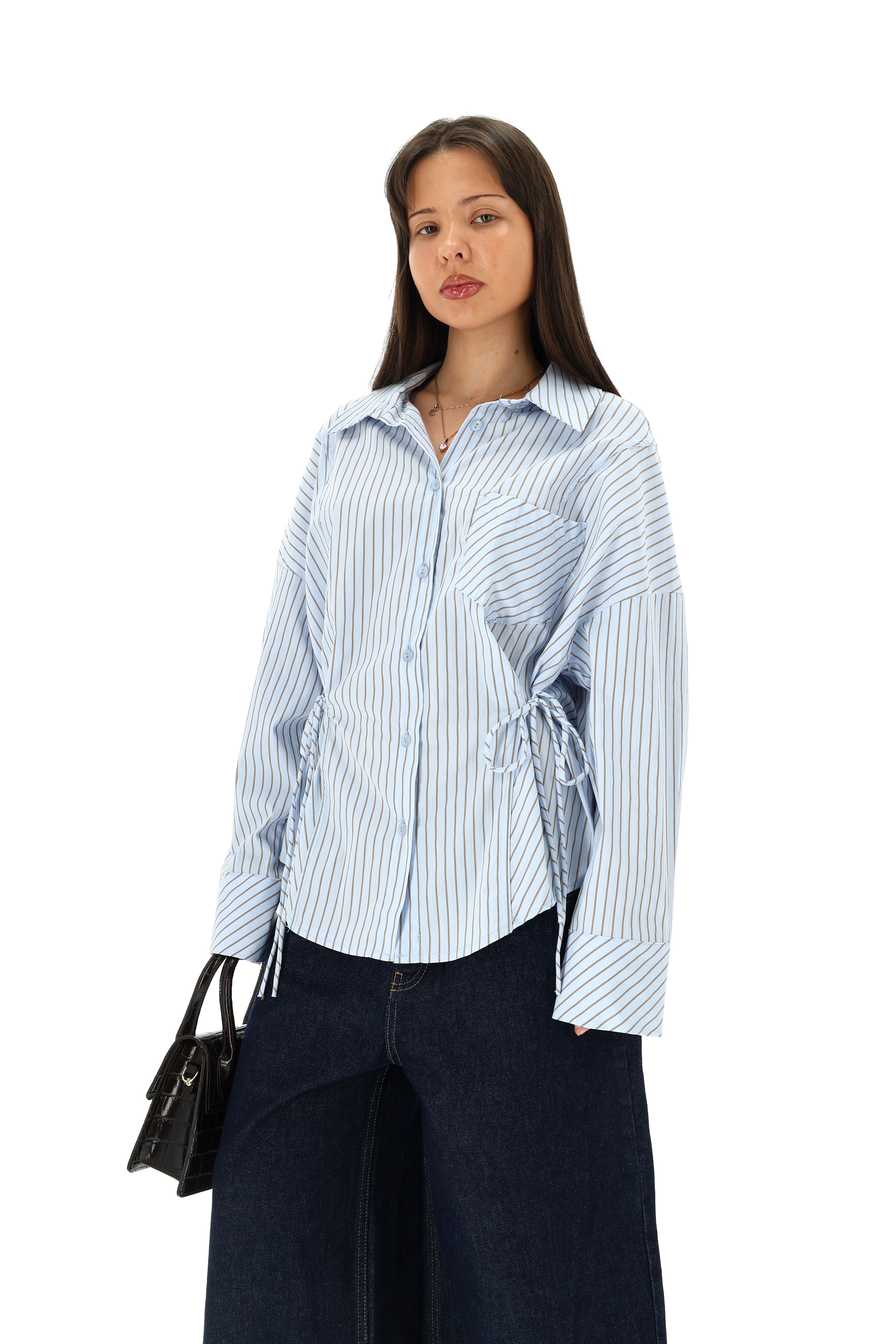 MARŠKINIAI SU RAIŠTELIŲ DETALĖMIS