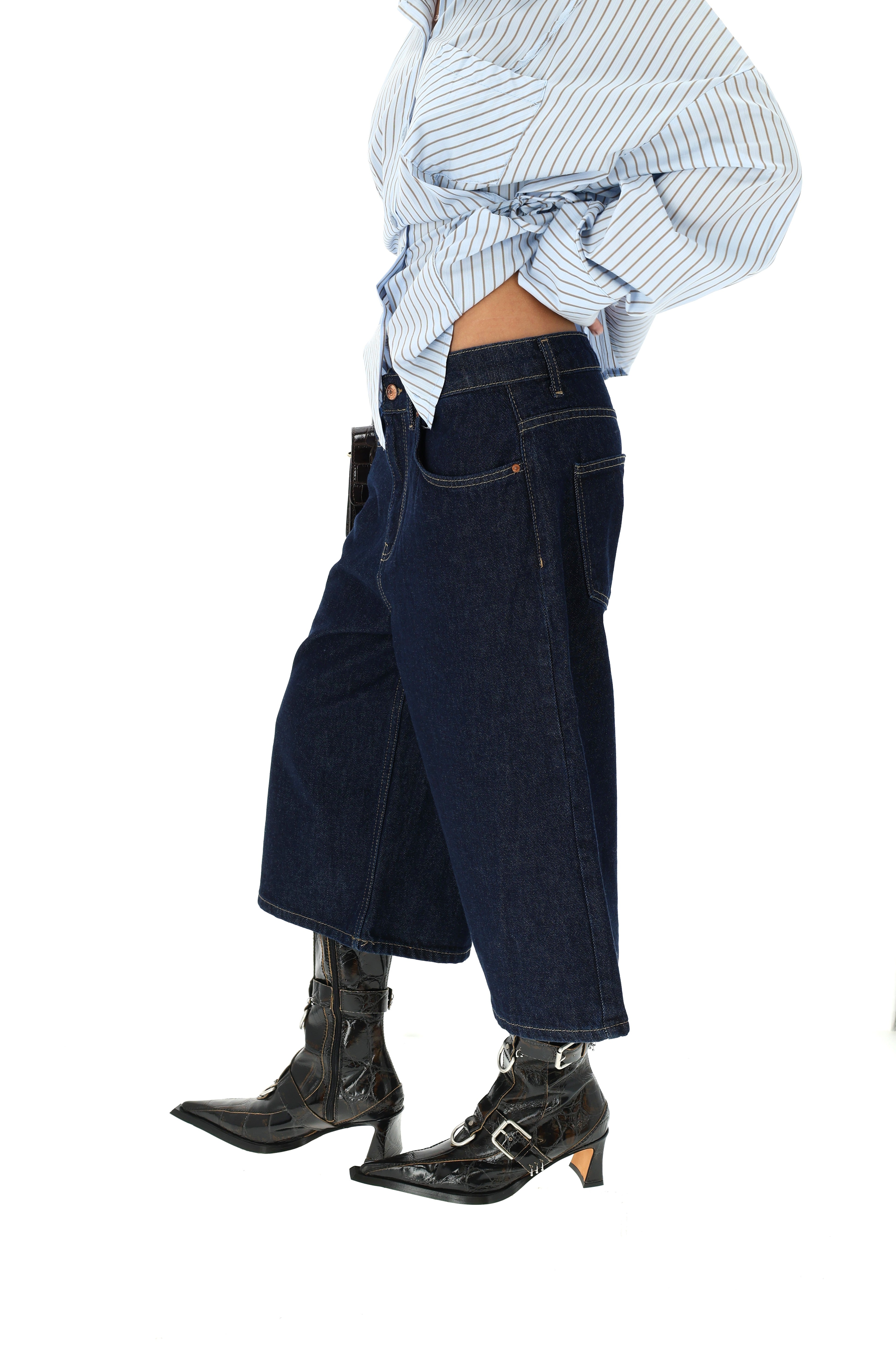 BERMUDA TAMSIAI MĖLYNI ŠORTAI