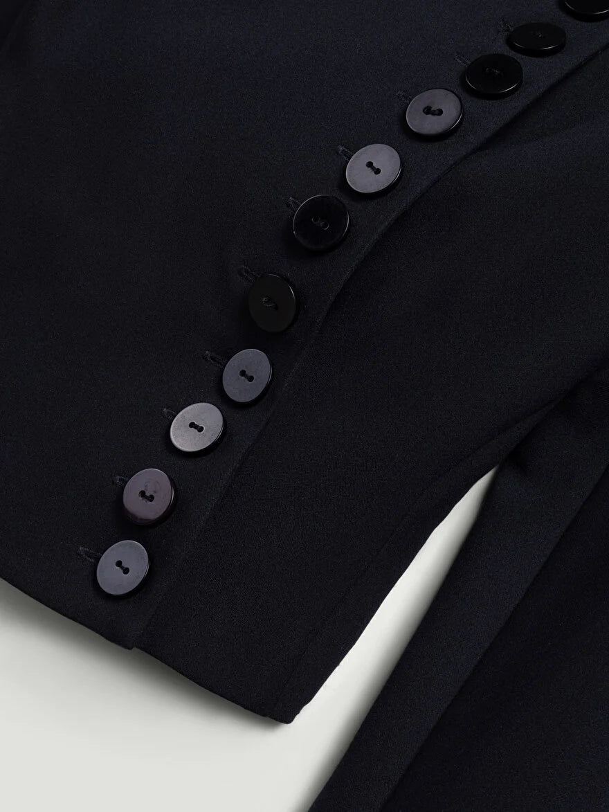 ASIMETRIŠKAS LIEMENUOTAS ŠVARKAS