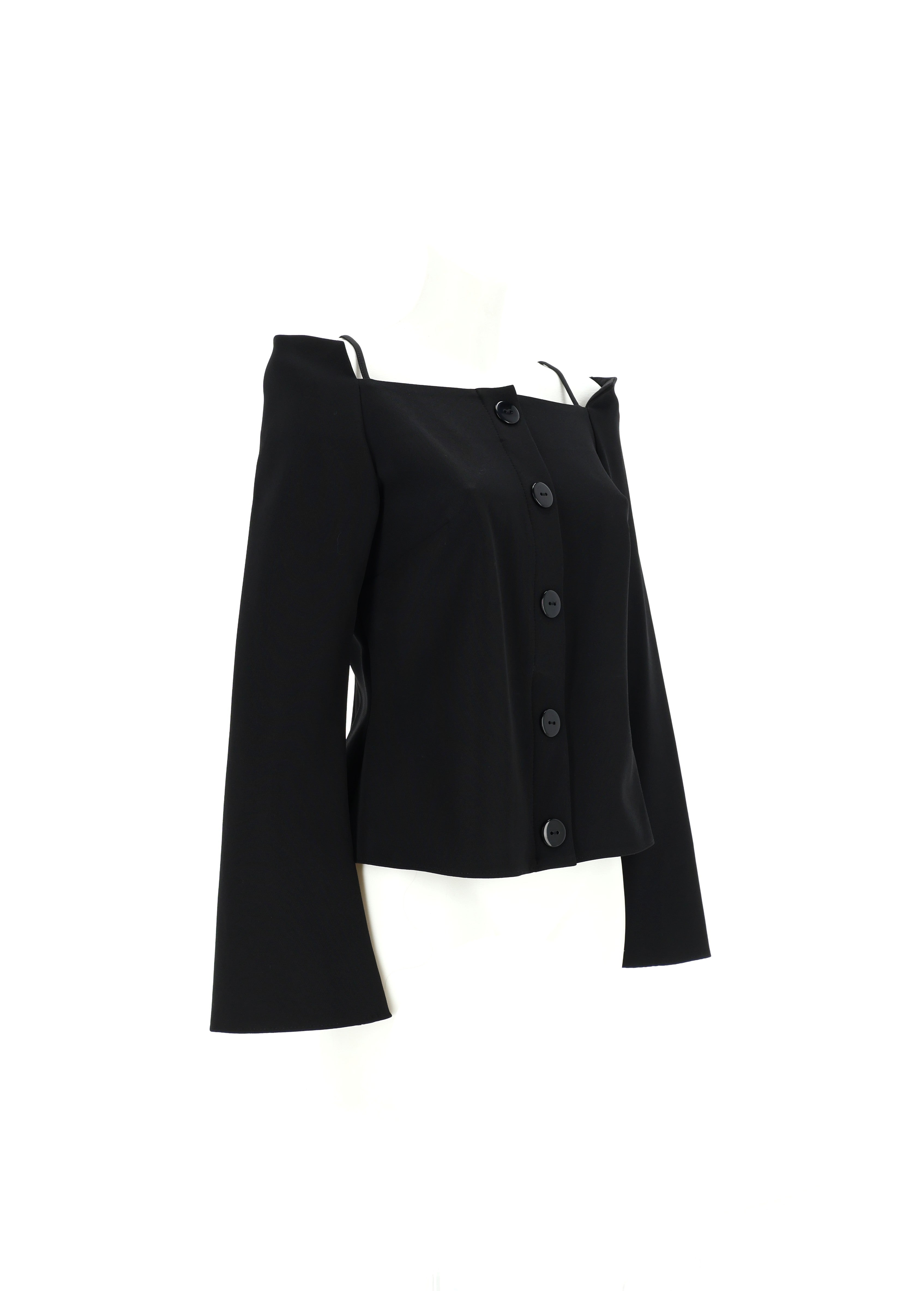 PALAIDINĖ ATVIRAIS PEČIAIS