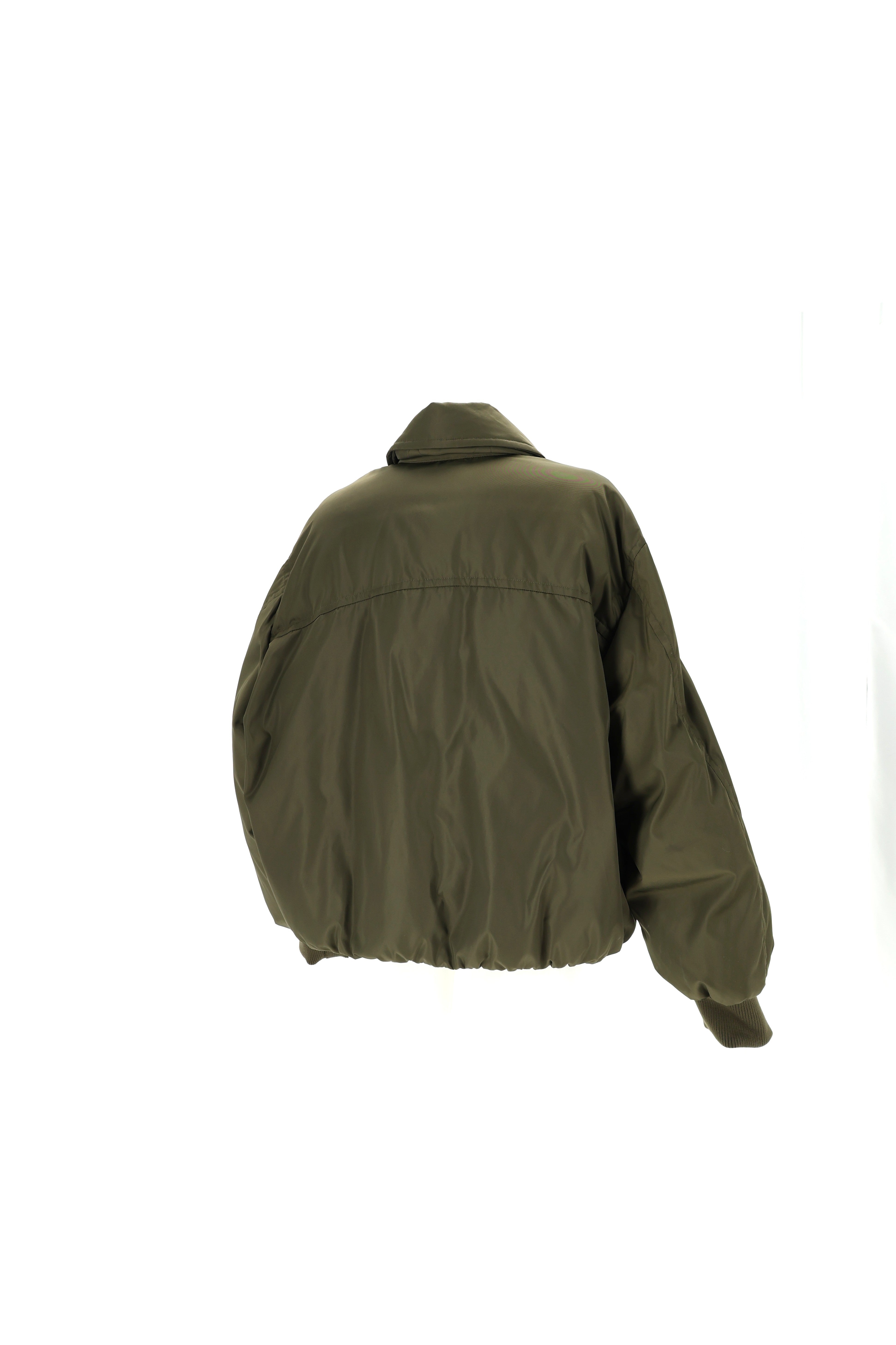 BOMBER STILIAUS PŪKO STRIUKĖ