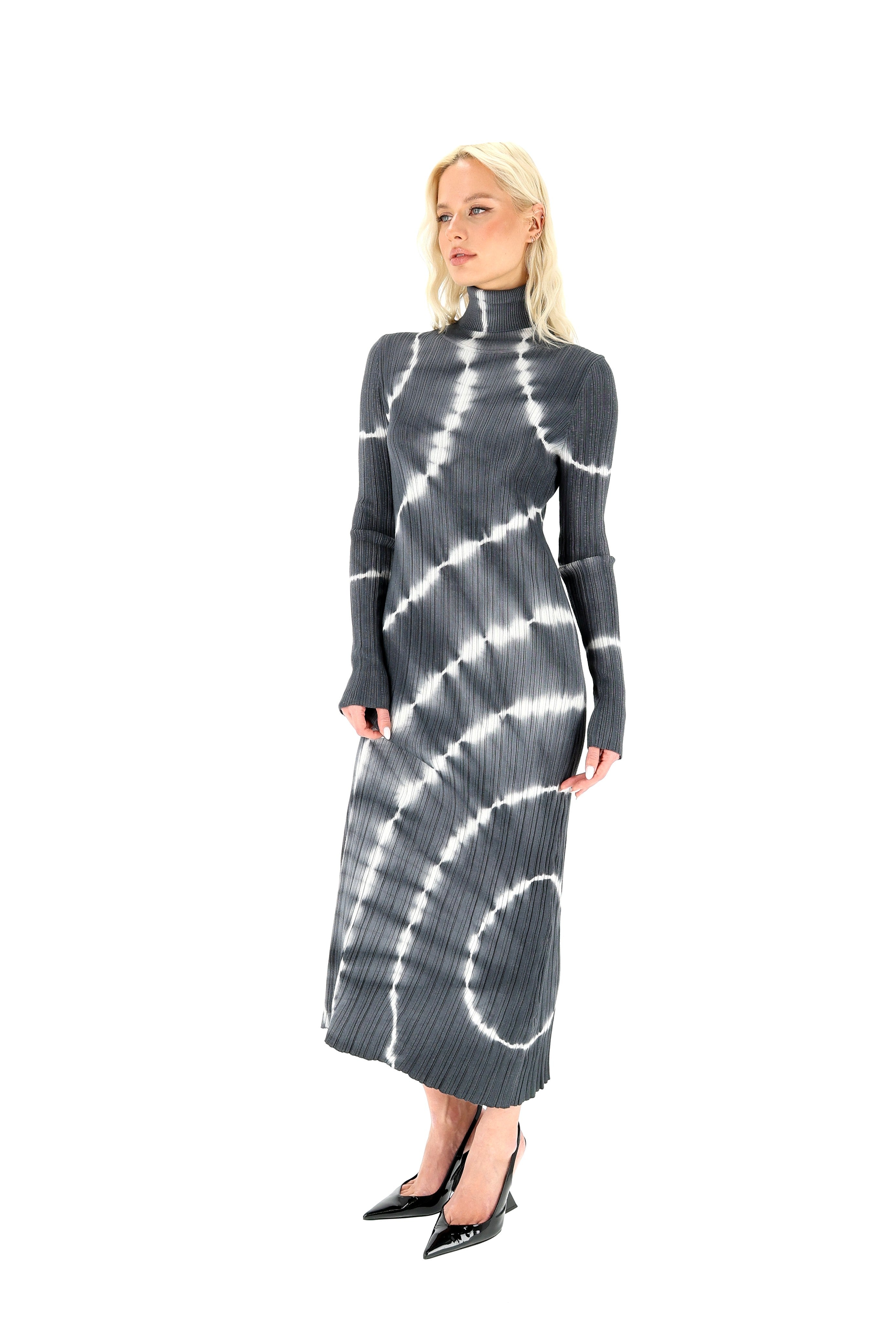 ONE SIZE MEGZTA SUKNELĖ