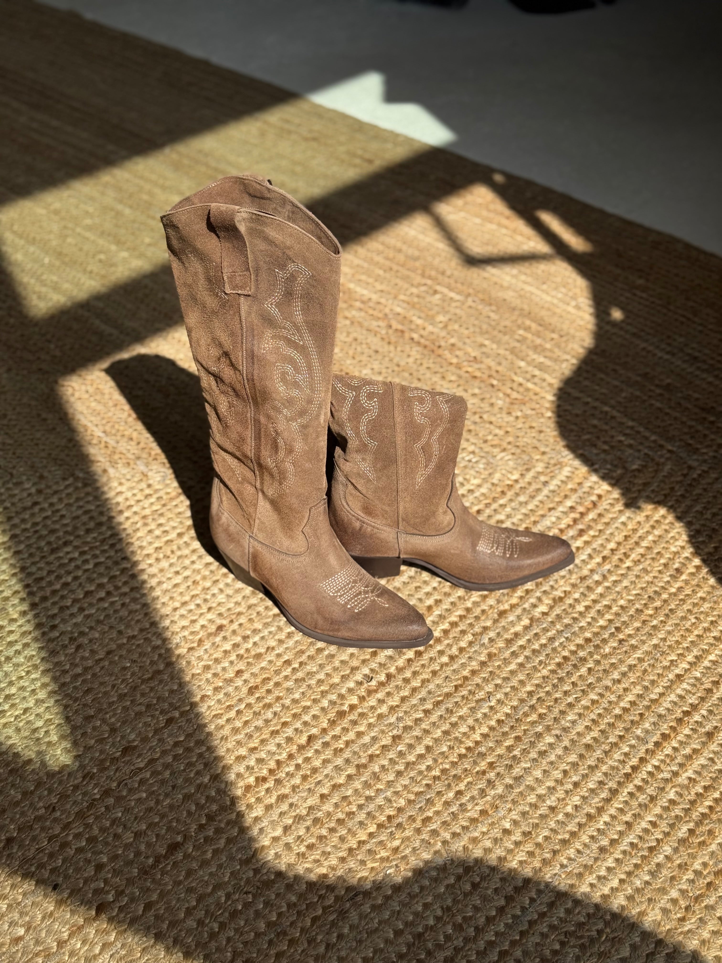 VERSTOS ODOS COWBOY ILGAAULIAI RICAMO