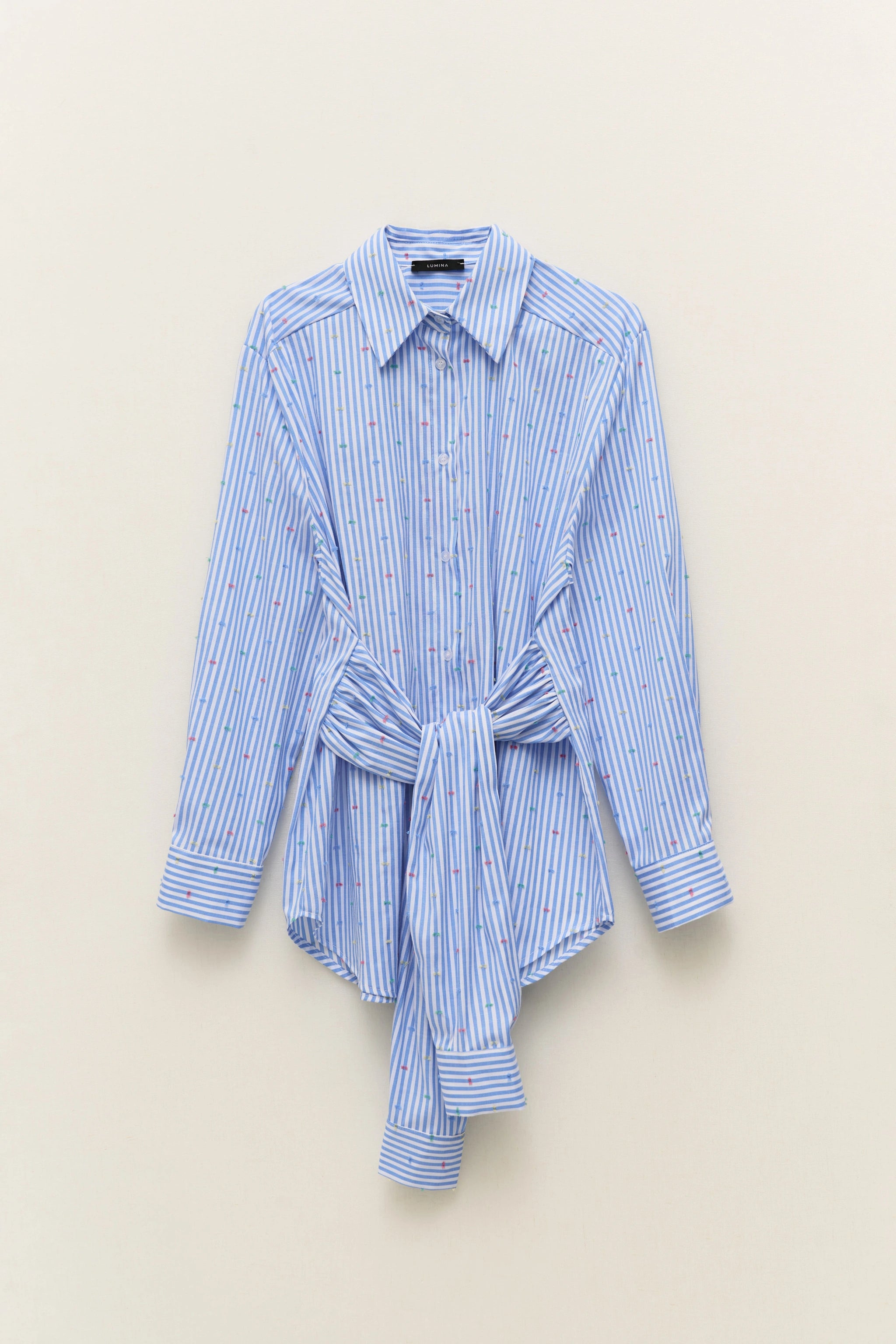 DRYŽUOTI MARŠKINIAI JUOSIAMI PER LIEMENĮ