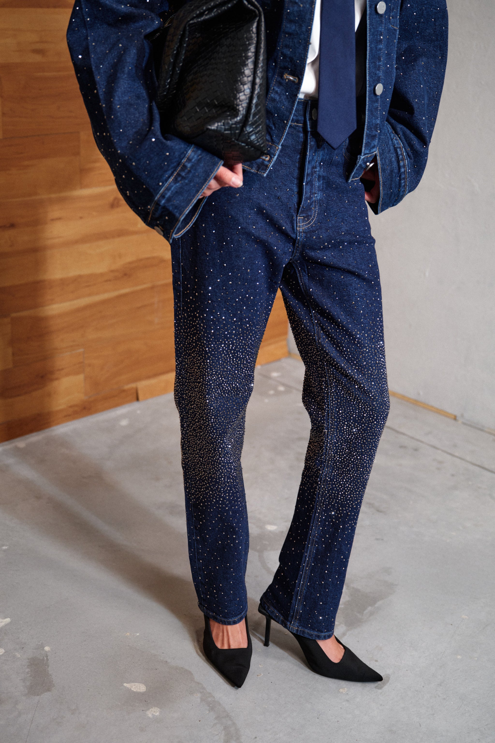 BLIZGANTYS TIESŪS DŽINSAI